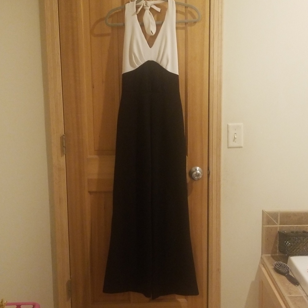 Wide leg jumpsuit